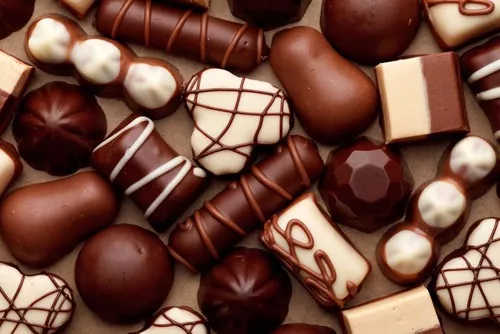 曾几何时，健康巧克力似乎是一种自相矛盾的概念，因为巧克力的热量很高。最近几年，巧克力生产商一直在创新巧克力糖果和零食棒，以满足消费者的健康需求。糖含量是巧克力需要重点关注的内容，因为部分国家糖税的实施和美国FDA对营养产品标签上添加糖的修订的推动，而减糖和降糖…