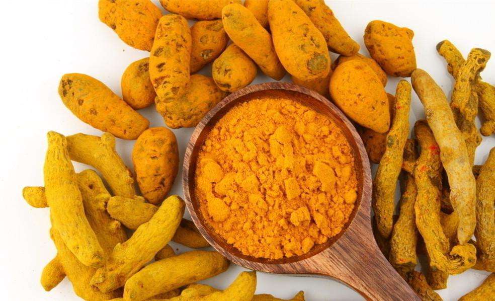 姜黄是一种有超5000多年历史的植物草药，在印度阿育吠陀医学体系中具有重要的地位，又被古印度人们称之为“万能药”。姜黄在我国也是一味比较重要的中药，能行气破瘀，通经止痛，始载唐代药学专著《唐本草》姜黄。同时，姜黄在亚洲地区长期用作为厨房香料，尤其是在印度和东南…
